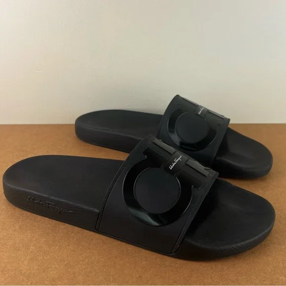 SALVATORE FERRAGAMO BLACK SLIDE SANDALS - Picture 2 of 13
